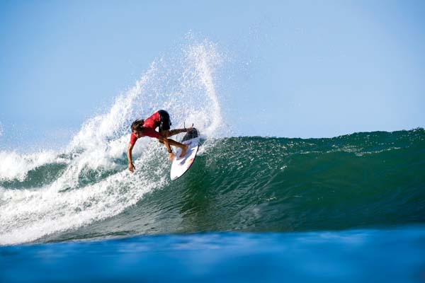 Surfing Ala Moana Bowl BIG Swell